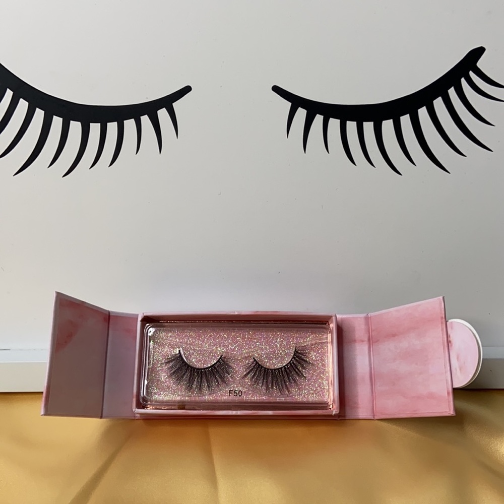 Lexi’s Lashes style number F50